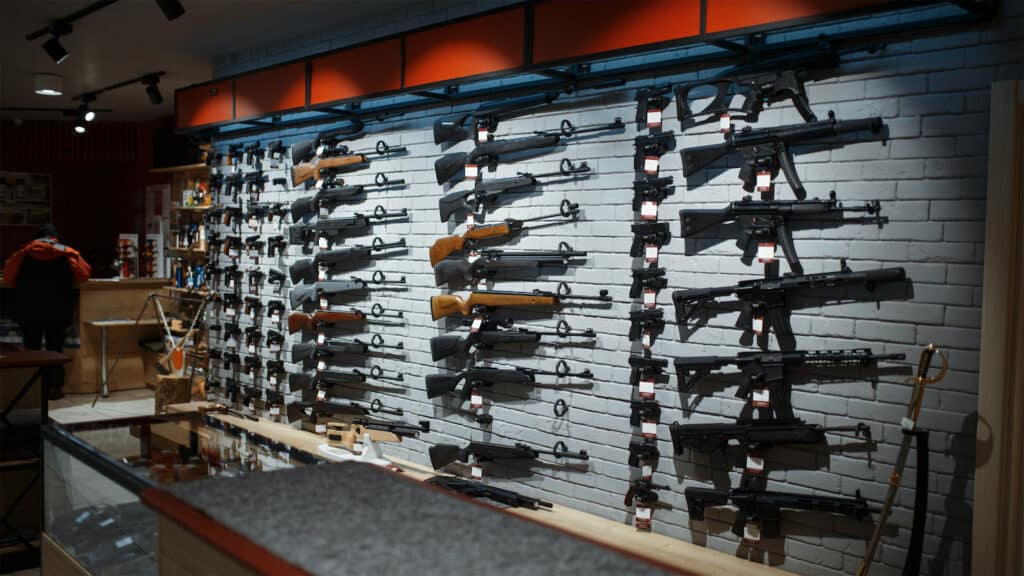 expert gun staff