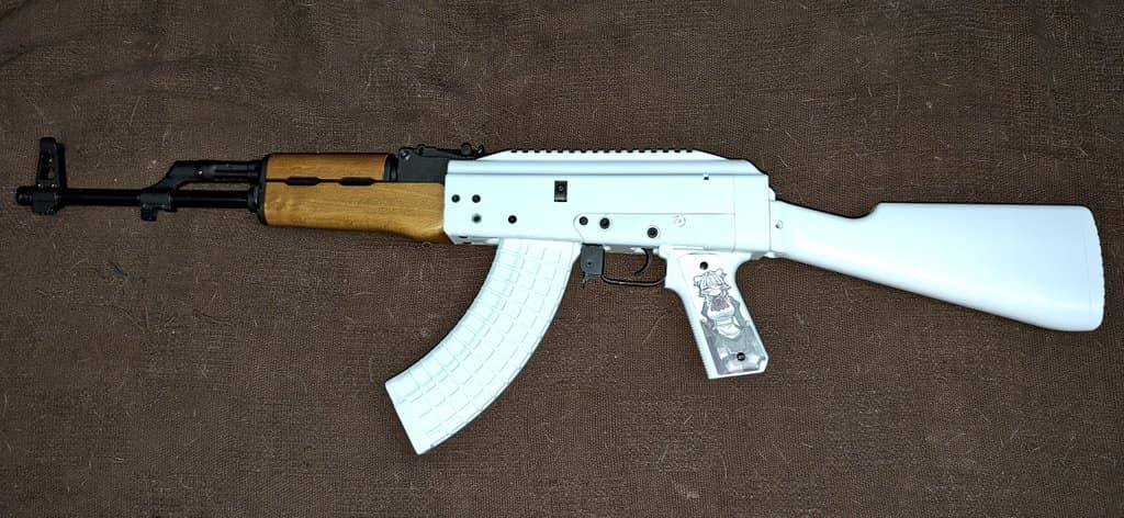plastikov v4 waifu white